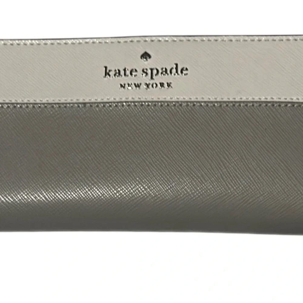 ♠️ Kate Spade ♠️ NWT Gray and White Long Wallet